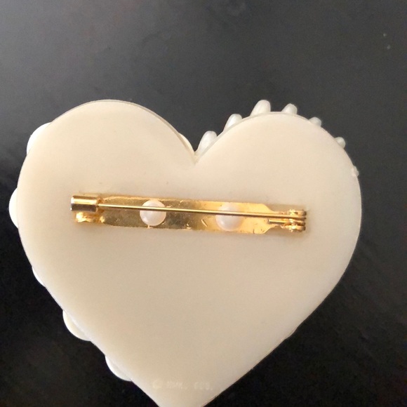 Vintage Button Handmade Brooch. One of a Kind - Picture 3 of 5